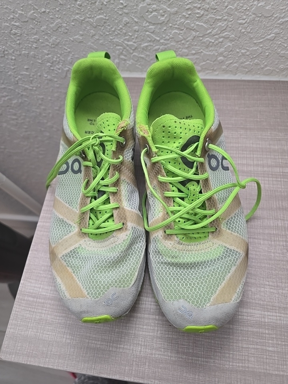 ​On Cloudracer Women's 7.5 Neon Lime Green White Swiss Engineering Running